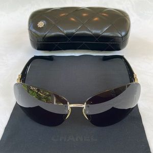 Chanel Black Camelia Sunglasses 4171-B